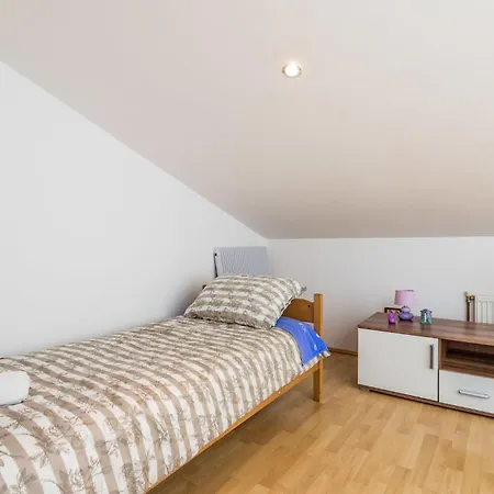 Apartamento 2 Bedroom Cozy In