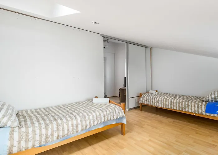 2 Bedroom Amazing In Apartment Drazice