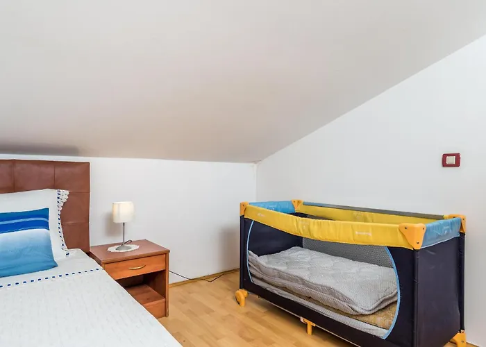 2 Bedroom Amazing In Apartment *