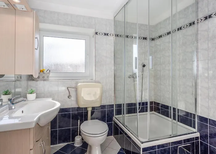 Apartment 2 Bedroom Amazing In Drazice