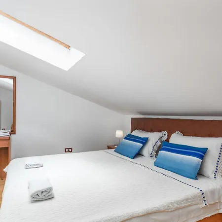 2 Bedroom Cozy In