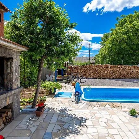 Apartman 2 Bedroom Amazing In Drazice