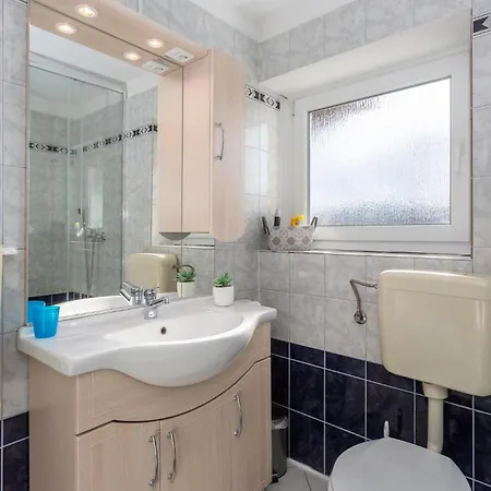 2 Bedroom Amazing In Drazice